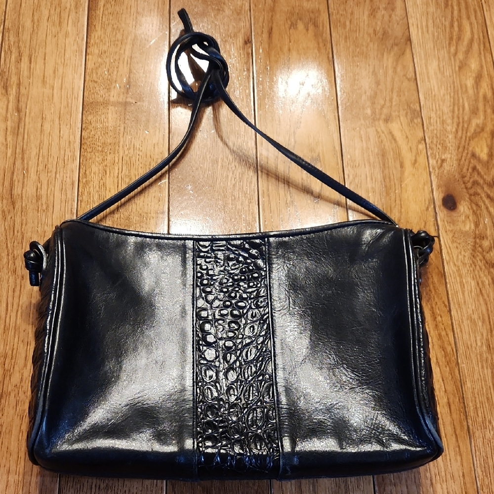 Vintage Portofino Black Genuine Leather Croc Embossed Crossbody Purse P-007